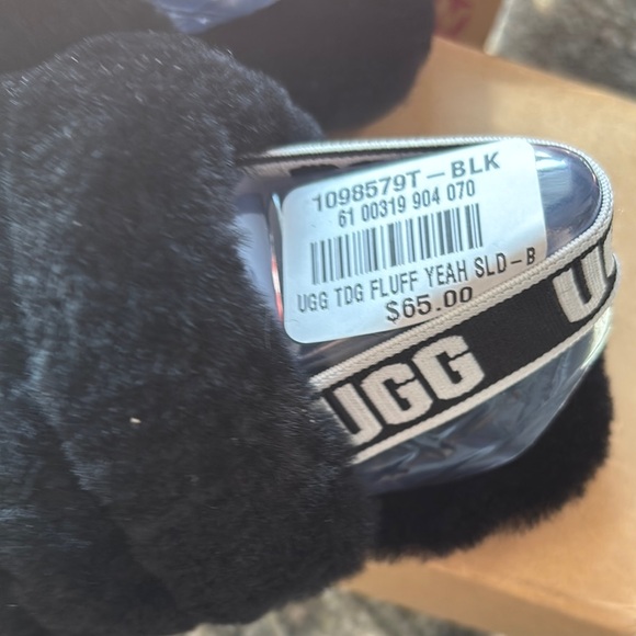 UGG Black Fluffy Slide Sandals - Size 7 NEW - Picture 3 of 7